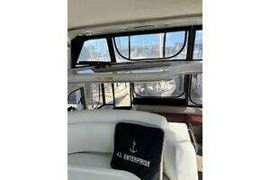 2004 Carver 466 Motor Yacht thumbnail 23