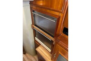 2004 Carver 466 Motor Yacht interior with stainless steel ap