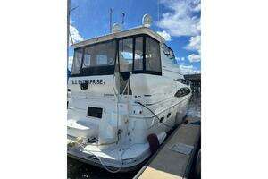2004 Carver 466 Motor Yacht thumbnail 4