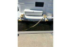 2004 Carver 466 Motor Yacht thumbnail 3