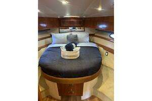 2004 Carver 466 Motor Yacht thumbnail 72