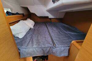 2014 Jeanneau 379 thumbnail 43
