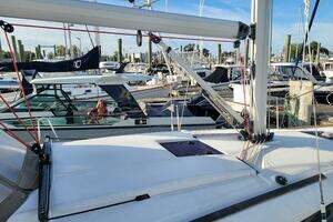 2014 Jeanneau 379 thumbnail 7