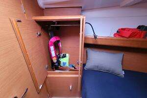 2014 Jeanneau 379 thumbnail 28