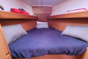 2014 Jeanneau 379 thumbnail 26