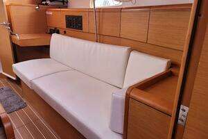 2014 Jeanneau 379 thumbnail 31