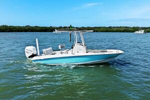 20ft Boston Whaler Yacht For Sale
