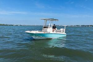 20ft Boston Whaler Yacht For Sale