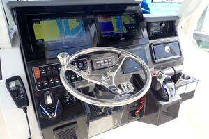 2024 Pursuit S 288 Sport thumbnail 10