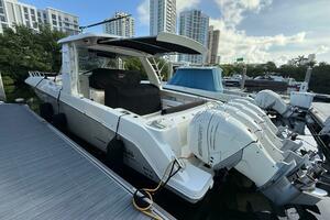43FT (12.8M) BOSTON WHALER yacht for sale