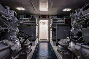 2020 Viking 72 Enclosed Bridge thumbnail 58