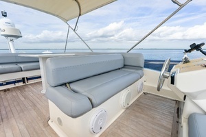 2018 Ferretti Yachts 800 thumbnail 28