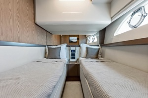 2018 Ferretti Yachts 800 thumbnail 62