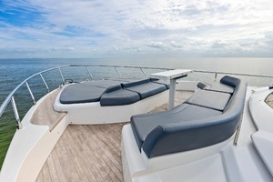 2018 Ferretti Yachts 800 thumbnail 32