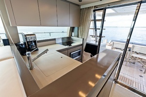 2018 Ferretti Yachts 800 thumbnail 37