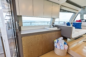 2018 Ferretti Yachts 800 thumbnail 40