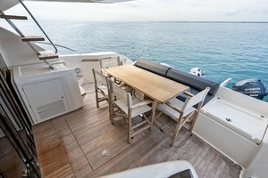 2018 Ferretti Yachts 800 thumbnail 19