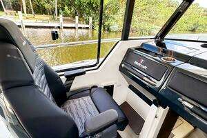 2025 Wellcraft 38 Explorer thumbnail 31