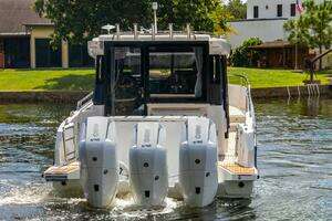 2025 Wellcraft 38 Explorer thumbnail 11
