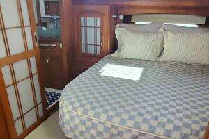 2012 Sabre 48 Salon Express thumbnail 34