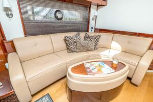 61FT (18.59M) SEA RAY