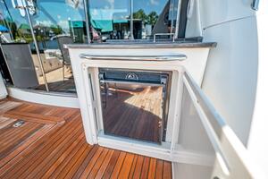 61FT (18.59M) SEA RAY