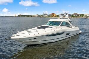 61FT (18.59M) SEA RAY