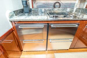 61FT (18.59M) SEA RAY