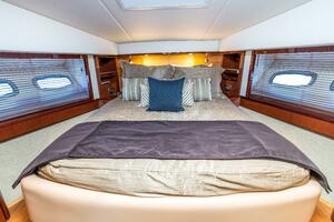 61FT (18.59M) SEA RAY