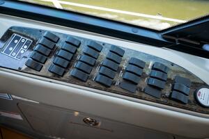 61FT (18.59M) SEA RAY