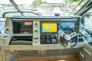 61FT (18.59M) SEA RAY