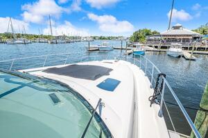 61FT (18.59M) SEA RAY