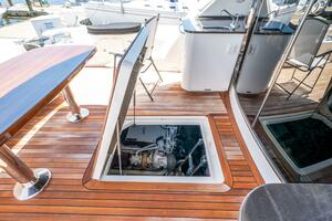 61FT (18.59M) SEA RAY