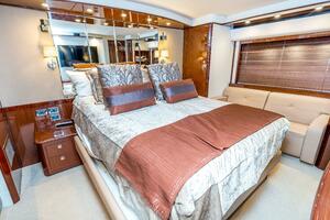 61FT (18.59M) SEA RAY