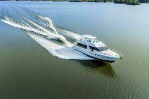  2004 Carver  Yacht For Sale in Hendersonville TN