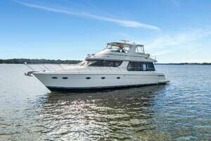  2004 Carver  Yacht For Sale in Hendersonville TN