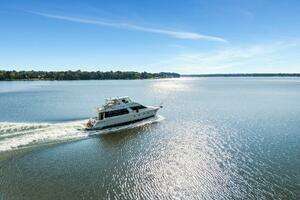  2004 Carver  Yacht For Sale in Hendersonville TN