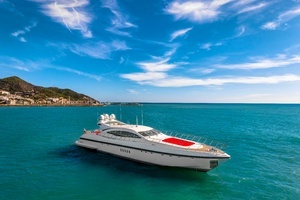 2008 Overmarine Mangusta 108 thumbnail 3