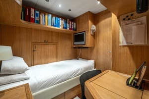 2008 Overmarine Mangusta 108 thumbnail 34