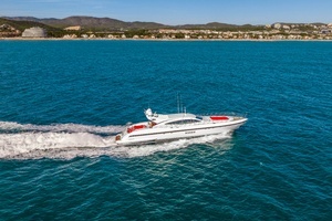 2008 Overmarine Mangusta 108 thumbnail 5