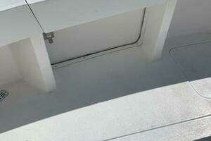 2000 Viking 50 Convertible Sportfish thumbnail 5