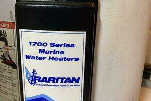 2000 Viking 50 Convertible Sportfish thumbnail 61