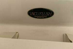 2000 Viking 50 Convertible Sportfish thumbnail 27