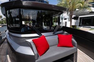 62FT (18.9M) EXPLORER