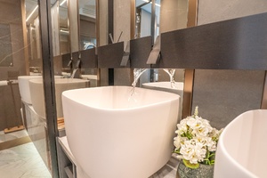 62FT (18.9M) EXPLORER