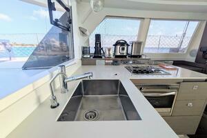 Momentum 42ft Leopard Yacht For Sale