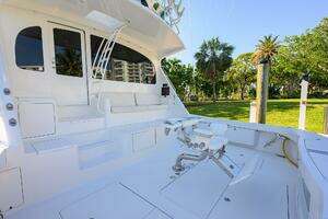 2014 Viking 76 Enclosed Bridge thumbnail 60