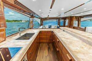 2026 Viking 82 Convertible thumbnail 15