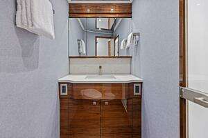 2026 Viking 82 Convertible thumbnail 80