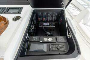 2026 Viking 82 Convertible thumbnail 102